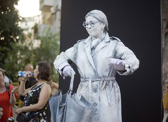 以色列雷霍沃特举办的真人雕塑展