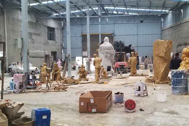 节假日后的雕塑厂