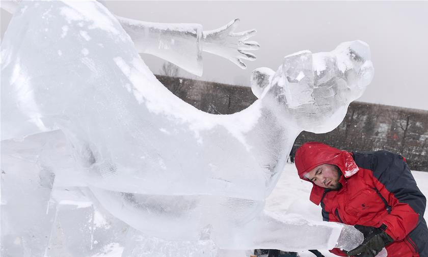 一年一度的长春举行国际冰雪雕塑作品邀请展
