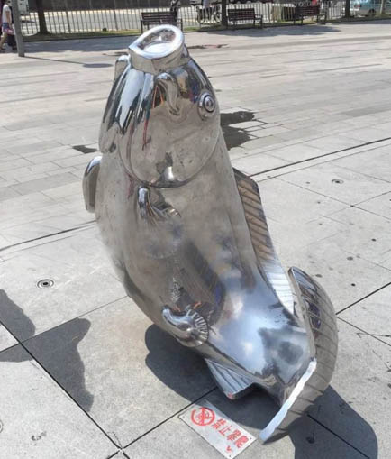 不锈钢金鱼雕塑