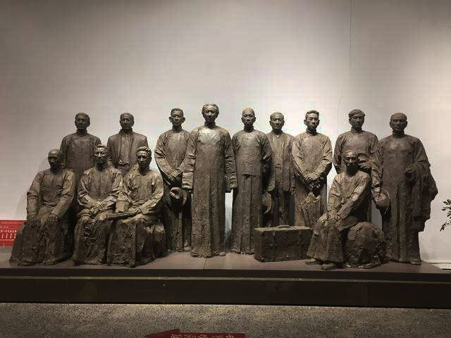 “辉煌历史题材雕塑邀请展”在京召开幕